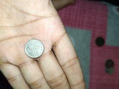 British 5 Pence Coin Featuring Queen Elizabeth II