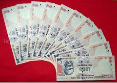 1000 Rs Crispy without pen mark 
Total 10 PCs Notes 
(((My whatsapp number 9831752206)))