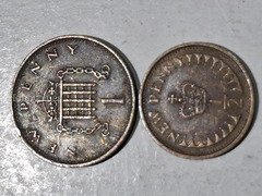 2 Coins of 1 & 1/2 NEW PENNY 1971 & 1977 - U. K. - Image 2