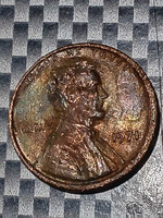 it's a Ultra Super Extremely RARE (1971)Lincoln Collectable RED color Coins - Image 2