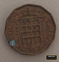 1962 British Threepence Coin - Image 2