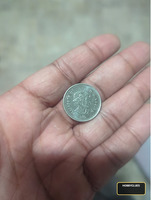 Canadian 25 Cents Coin with Queen Elizabeth II