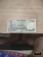 Old Indian 100 Rupees Banknote with Mahatma Gandhi - Image 2