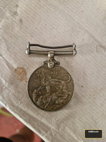 1945 Victory Commemorative Medallion Brooch with Portrait - Image 2