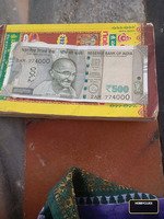 India ₹500 Old Banknote, Mahatma Gandhi and Red Fort Design